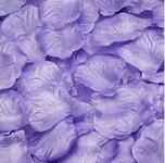 Фиолетовые искусственные лепестки