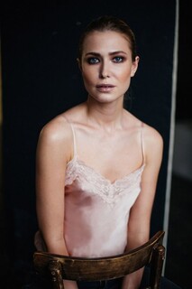Красотка Anna Shu Look Models на мастер-классе по мейку Валерии Улановой